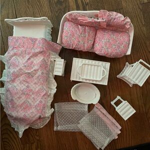 Vintage Mattel Barbie Dreamhouse Bed Couch Table Furniture Set Pink Flor…